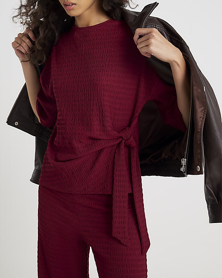 Red Short Sleeve Textured Tie T-shirt