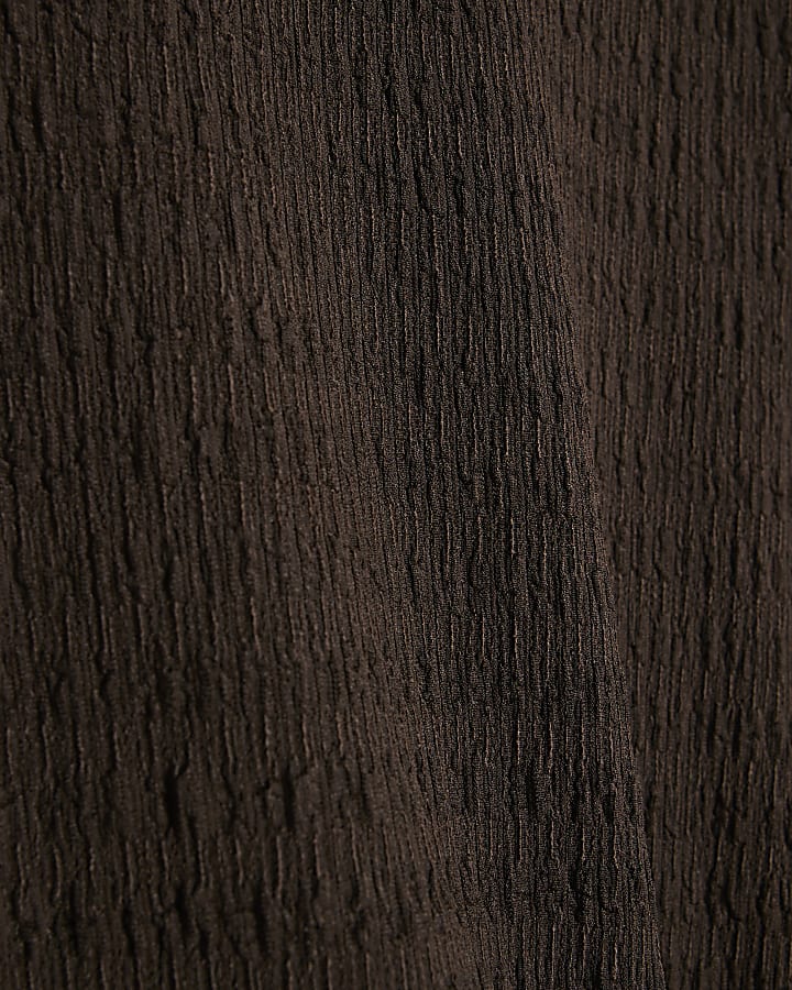 Brown Short Sleeve Textured Tie T-shirt