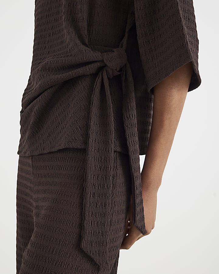 Brown Short Sleeve Textured Tie T-shirt
