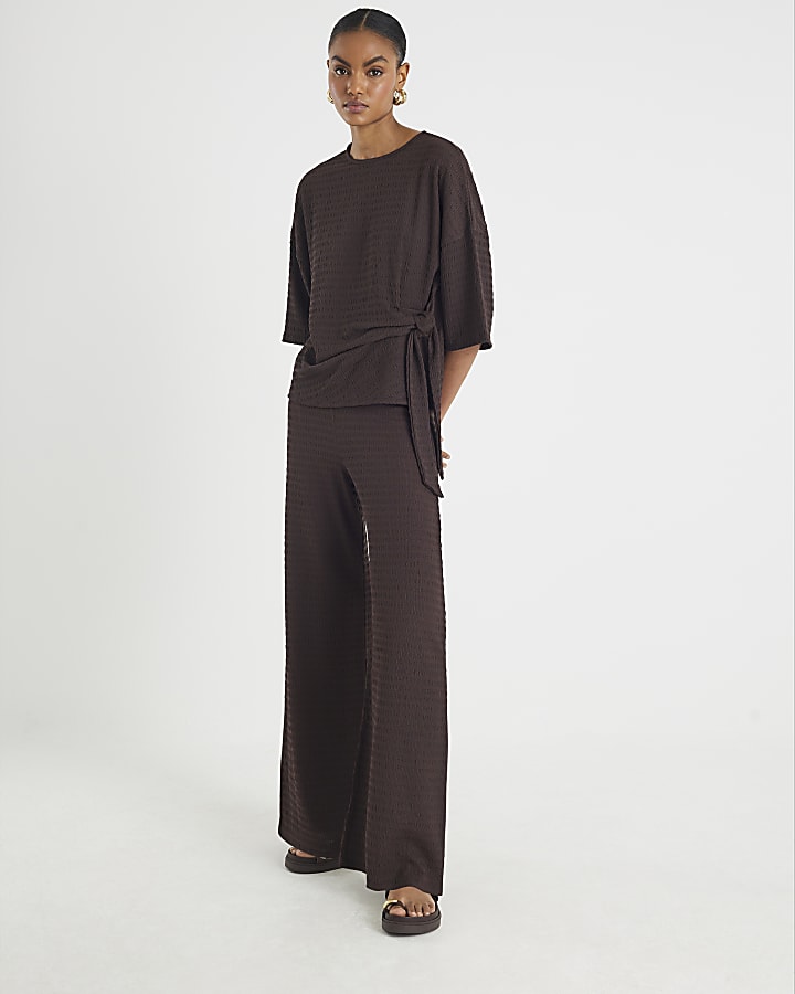 Brown Short Sleeve Textured Tie T-shirt