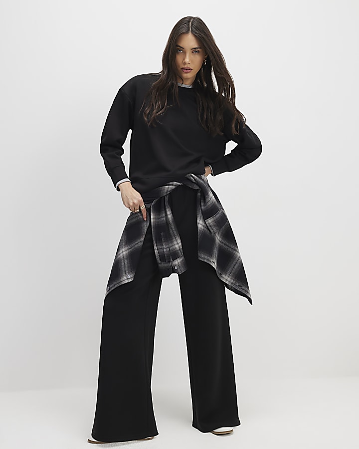 Black Premium Sweatshirt