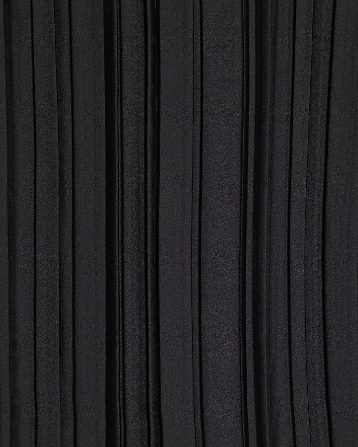 Black Batwing Crinkle Front Top