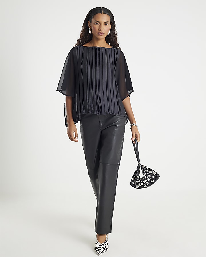 Black Batwing Crinkle Front Top