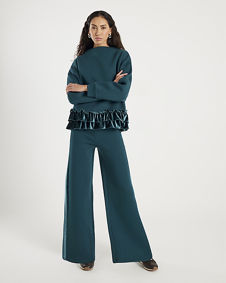 Green Long Sleeve Velvet Trim Sweatshirt