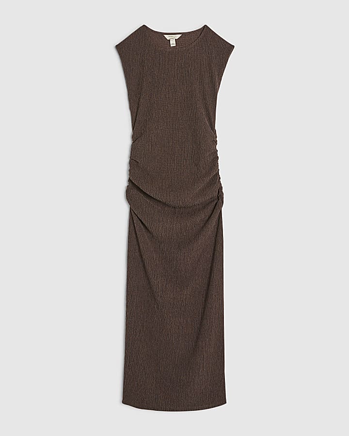 Brown Short Sleeve Textured Ruched Midi Dress