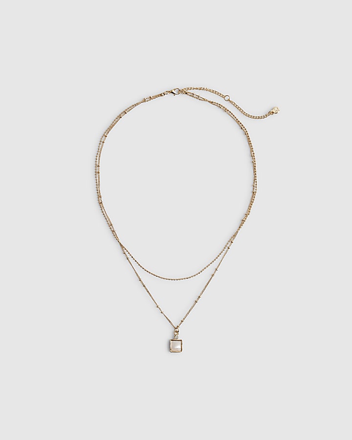 Gold Layer Cream Pendant Necklace