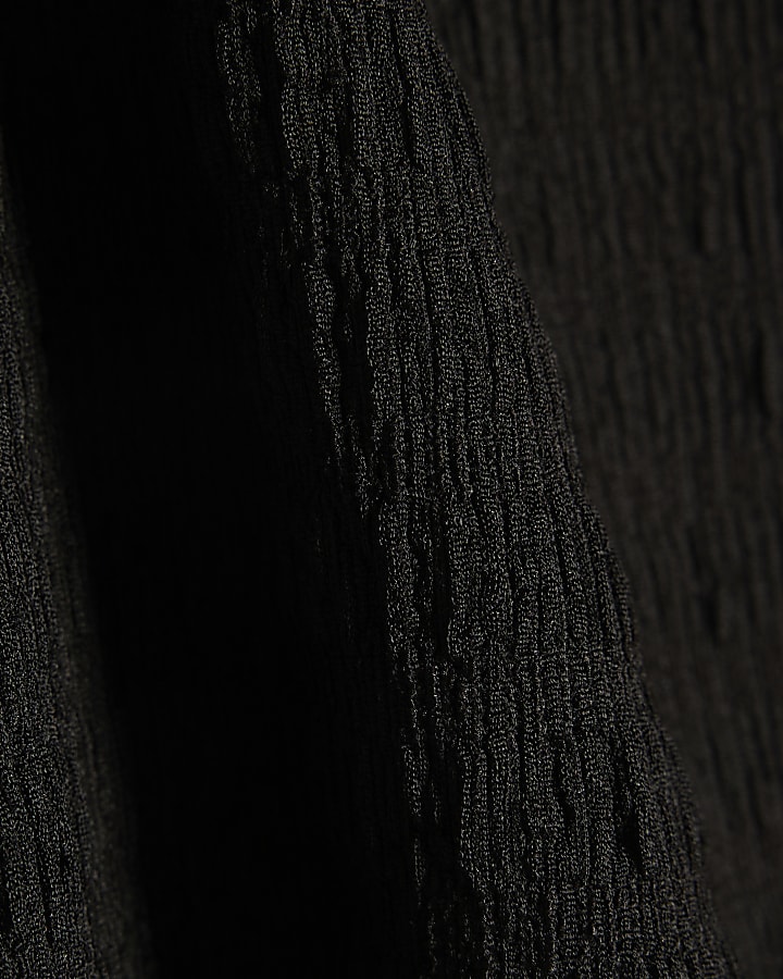 Black Short Sleeve Textured Fitted Top