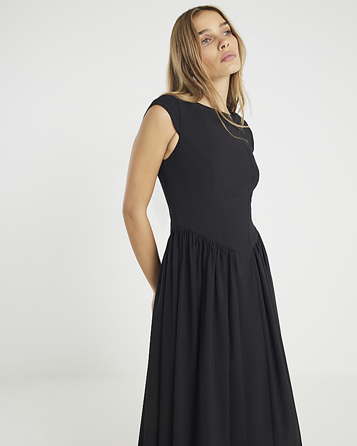 Black Short Sleeve Contoured Midi Dress