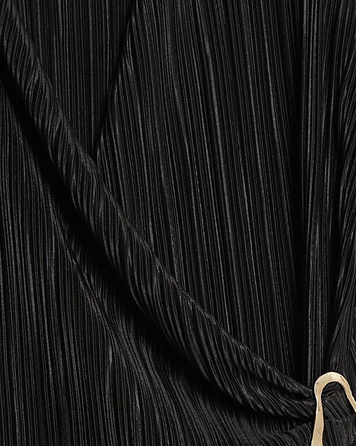 Black Plisse Trim Long Sleeve Top