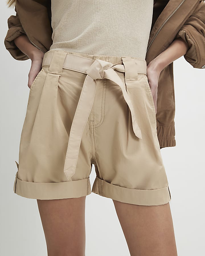 Beige Guernsey Belt Detail Short