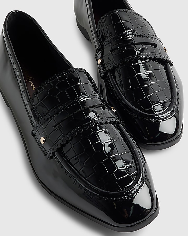 Black Scallop Edge Patent Loafers