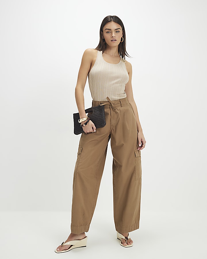 Beige Buckle Knitted Vest