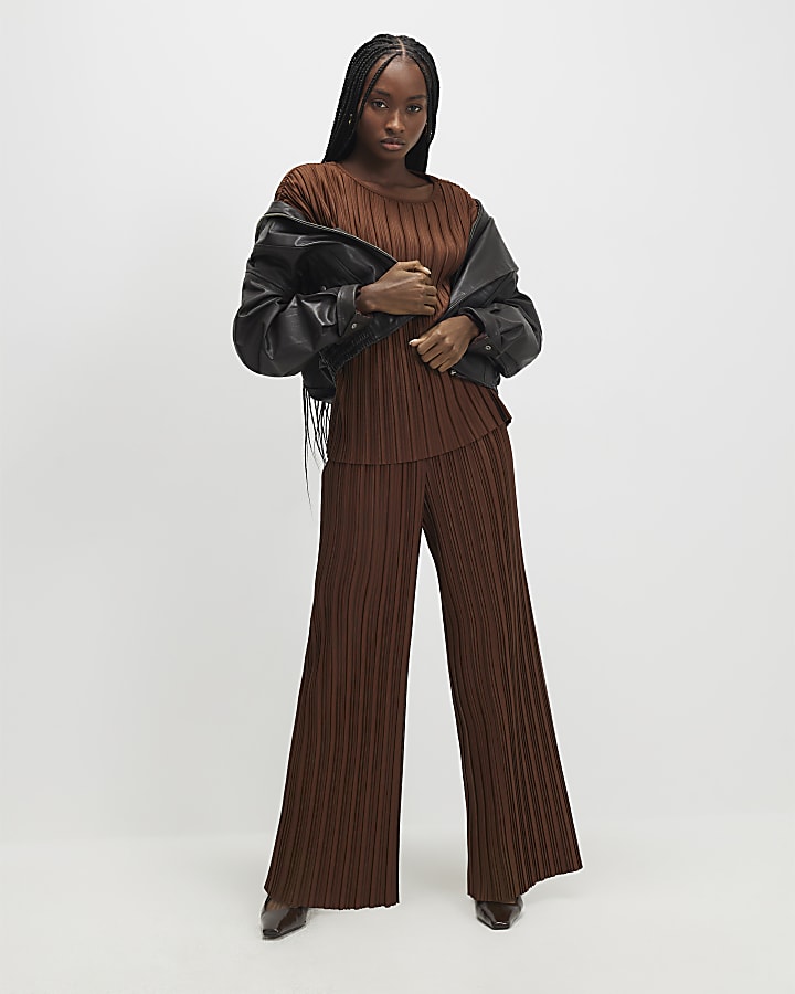 Brown Plisse Short Sleeve Top