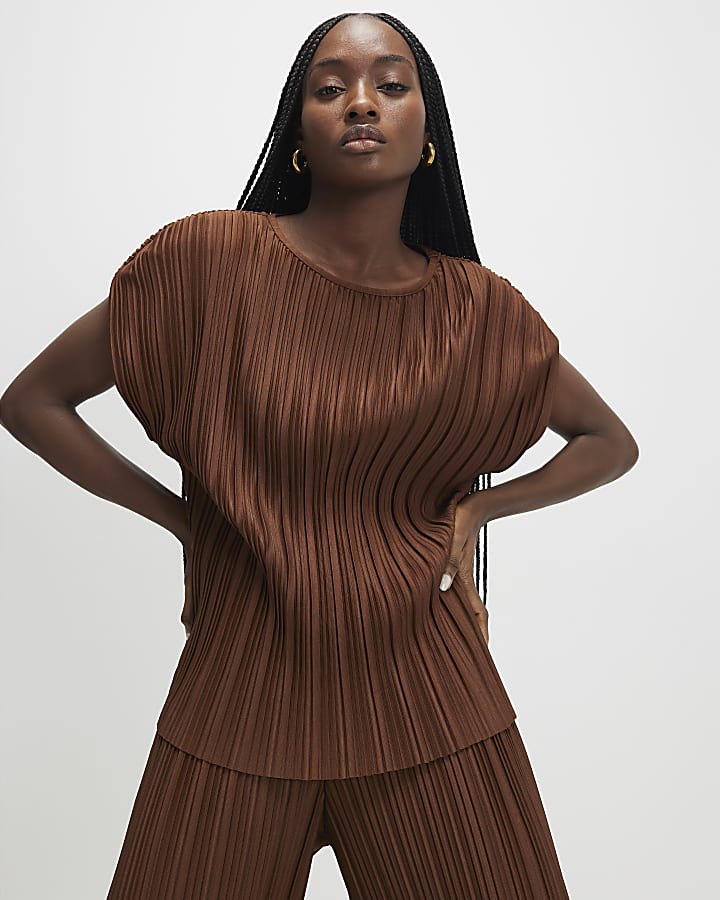 Brown Plisse Short Sleeve Top