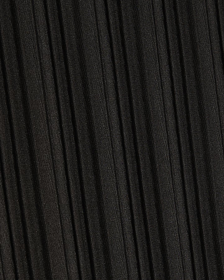 Black Plisse Asymmetric Hem Tank Top