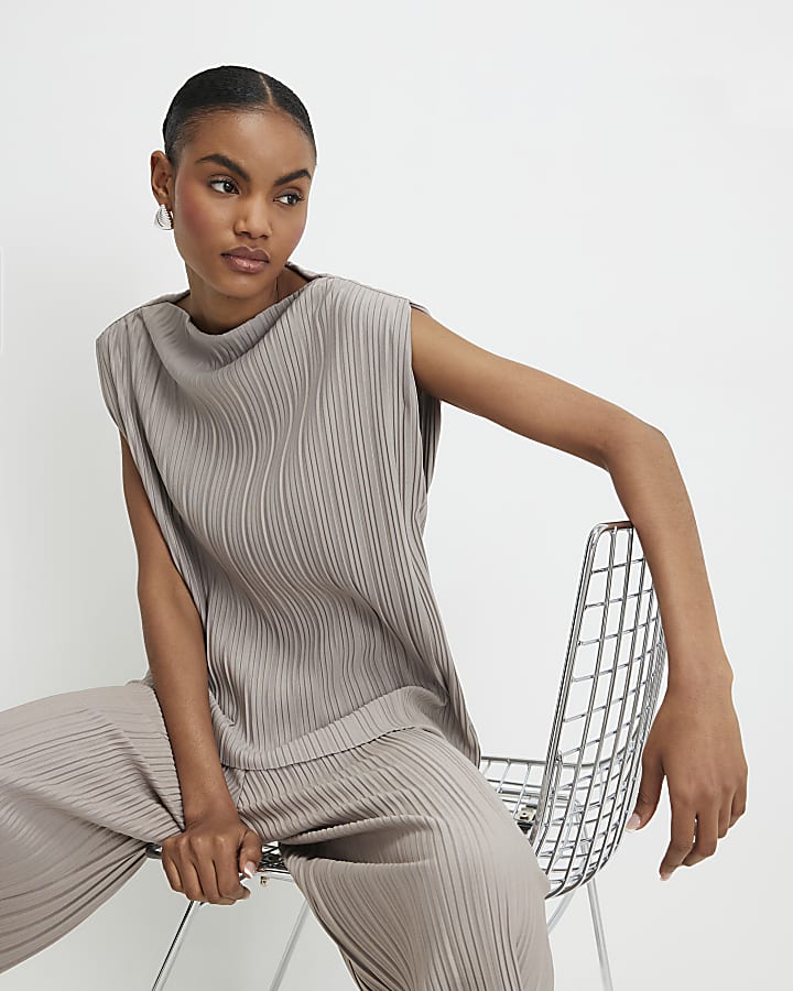 Grey Plisse Sleeveless Asymmetric Hem Top