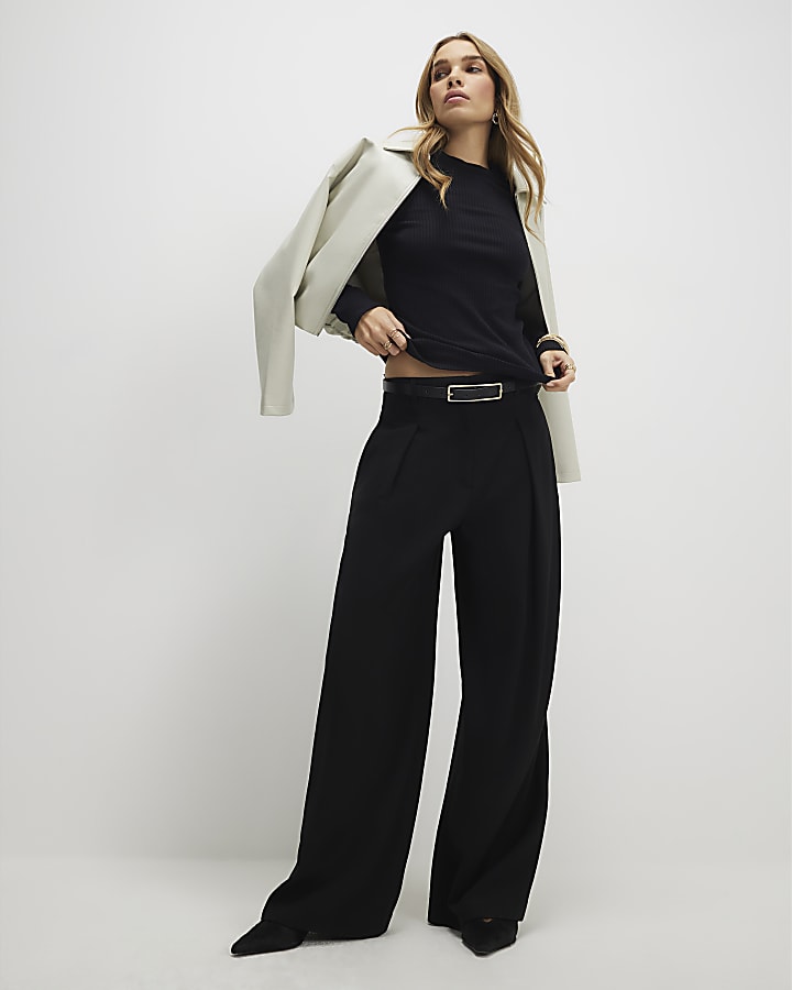 Black Button Shoulder Rib Top