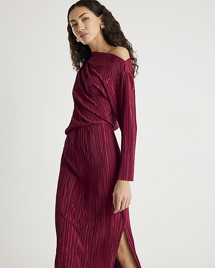 Red Plisse Long Sleeve Midi Dress