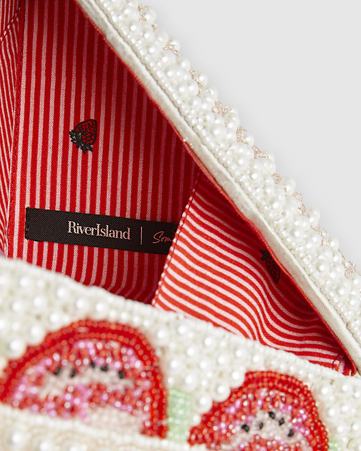 Cream Beaded Strawberry Sandwich Bag