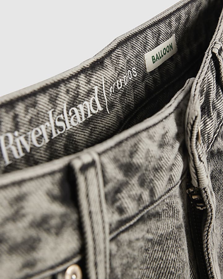 Grey Classic Barrel Jeans