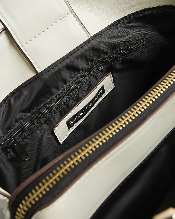 Cream Heart Chain Handle Shoulder Bag