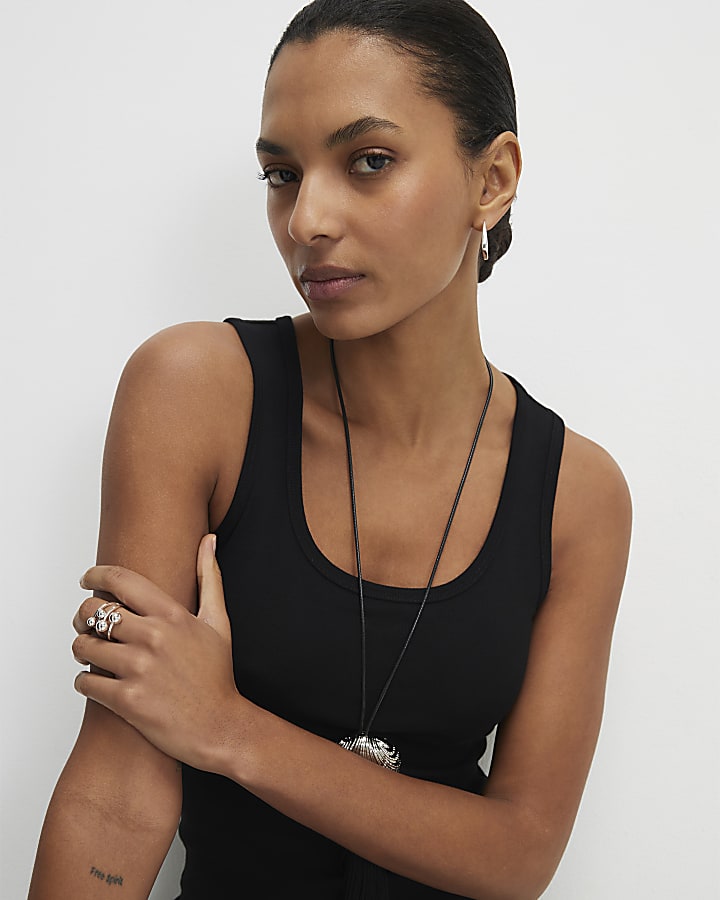 Black Scoop Neck Vest