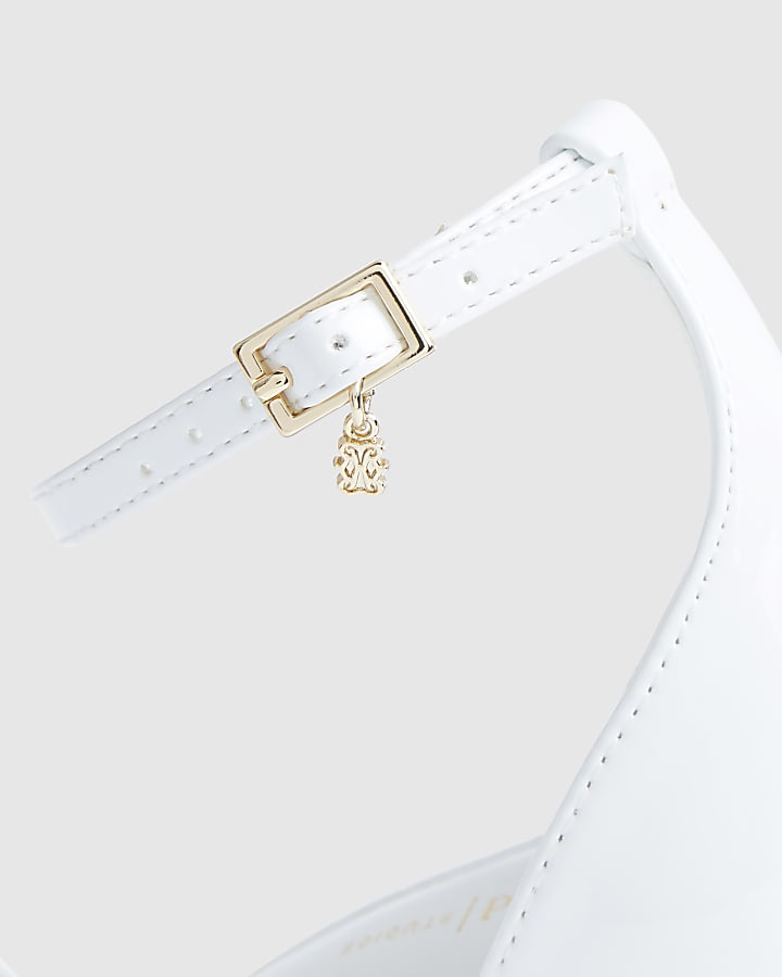 White Wide Fit Closed Back Healed Sandals