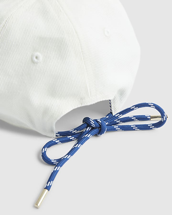 White no crying on the yacht cap