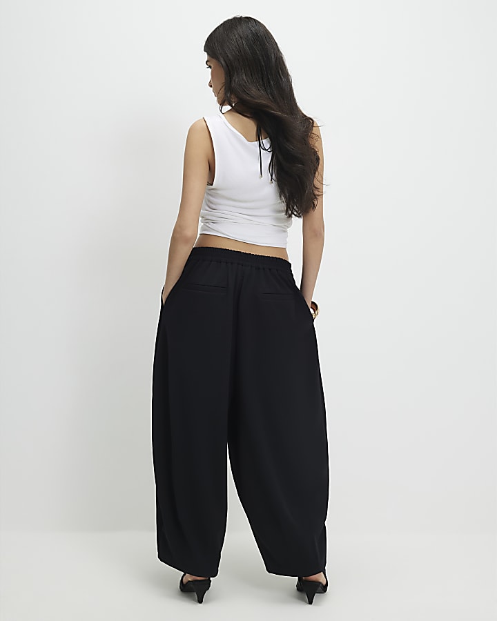 Petite Black Pleated Balloon Leg Trousers