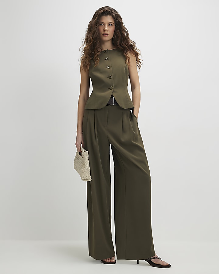 Green Sleeveless Waistcoat