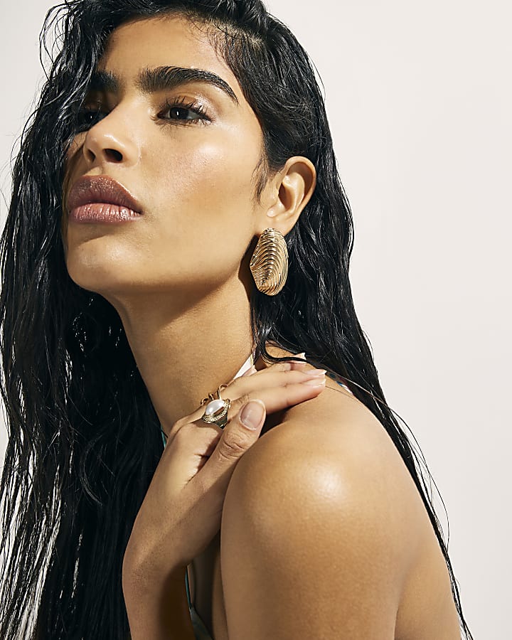 Gold Mussel Shell Stud Earrings