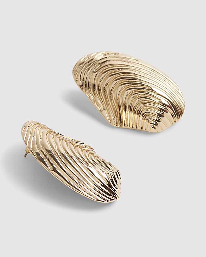 Gold Mussel Shell Stud Earrings