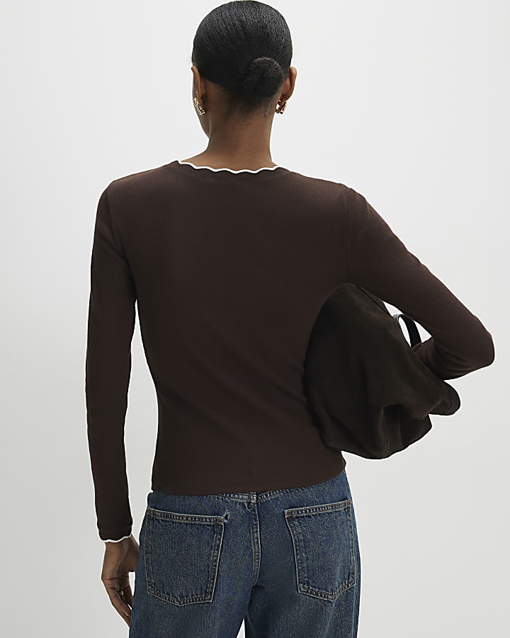 Brown Long Sleeve Scallop Trim Ribbed Top