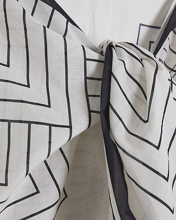 Cream Stripe Geometric Sarong