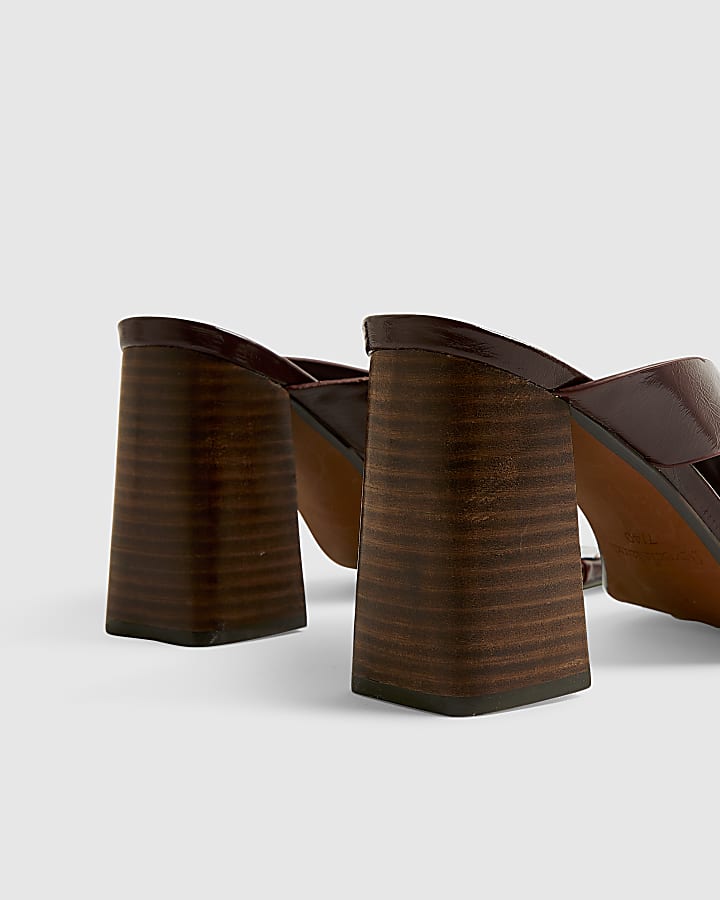 Red Faux Suede Toe Thong Heeled Sandals