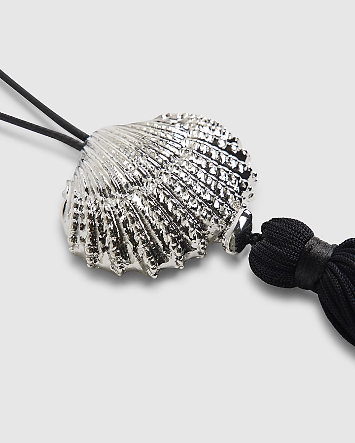 Black Shell Pendant Tassel Necklace