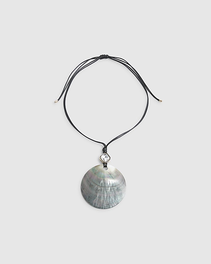 Black Shell Cord Pendant Necklace