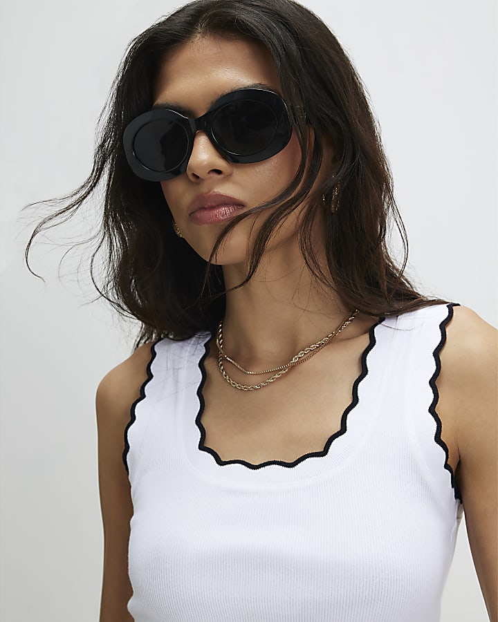 White Sleeveless Scallop Trim Tank Top