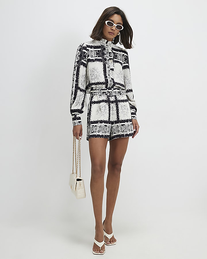 Black Boarder Print Belted Shorts