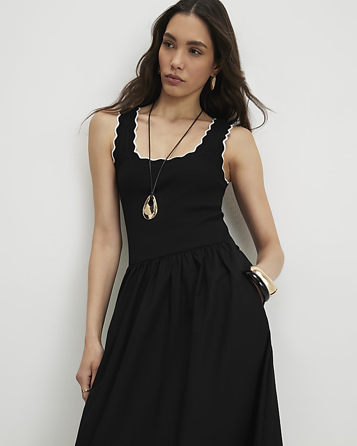 Black Sleeveless Scallop Trim Maxi Dress