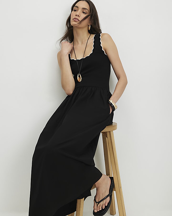 Black Sleeveless Scallop Trim Maxi Dress