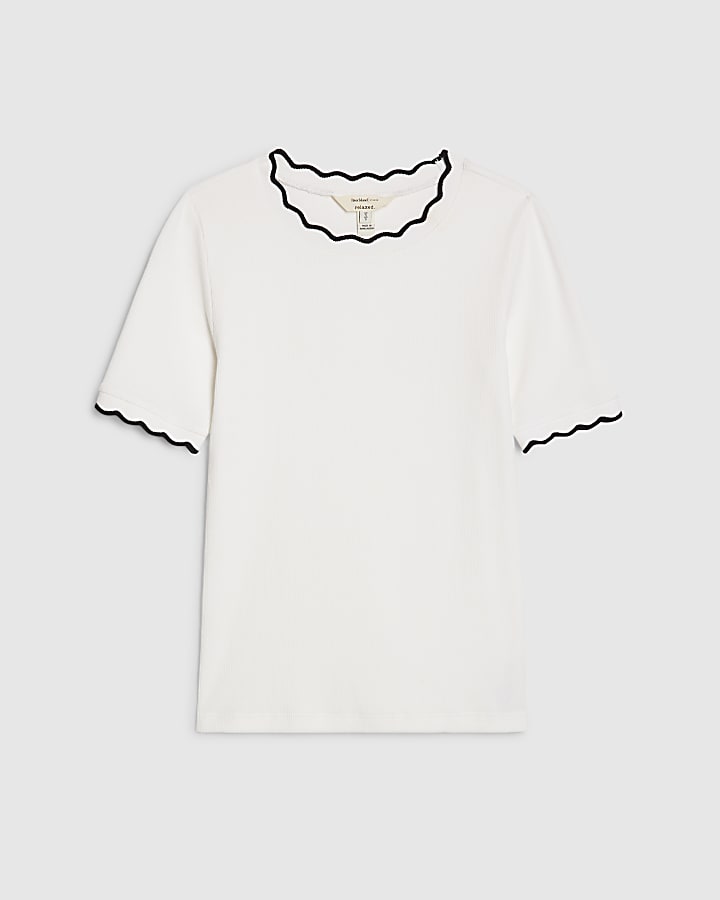 White Scallop Trim Fitted T-Shirt