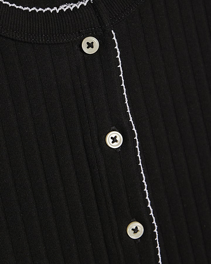 Black Sleeveless Scallop Trim Ribbed Top