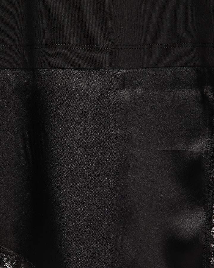 Black Lace Hem Aysmmetric T-Shirt