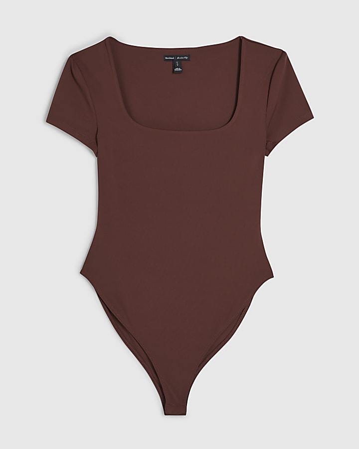 Brown Short Sleeve Scoop Neck Bodysuit