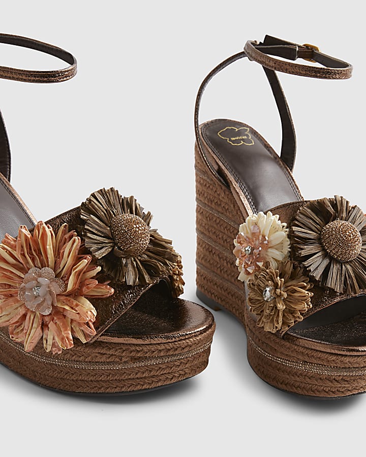 Brown 3D Raffia Flower Wedges