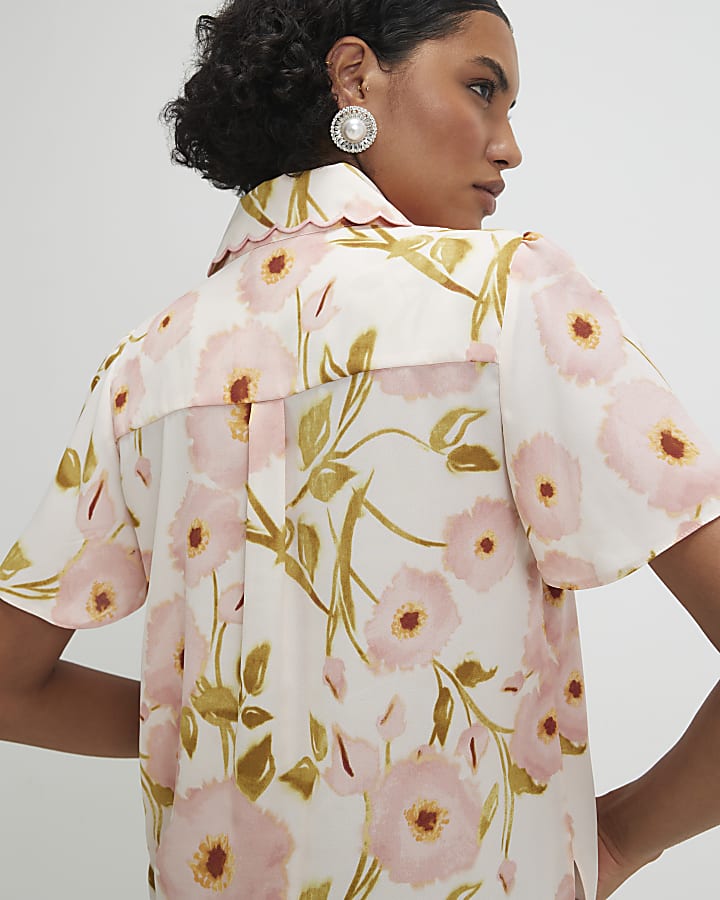 Pink Floral Angel Sleeve Scallop Trim Top