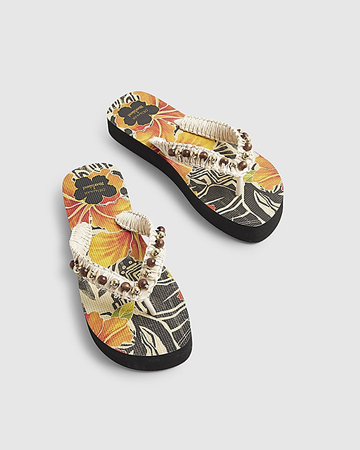 Cream Beaded Toe Thong Sandals