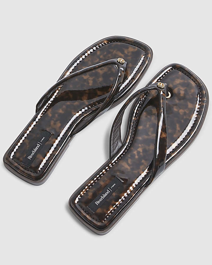Brown Patent Tortoiseshell Toe Thong Sandals