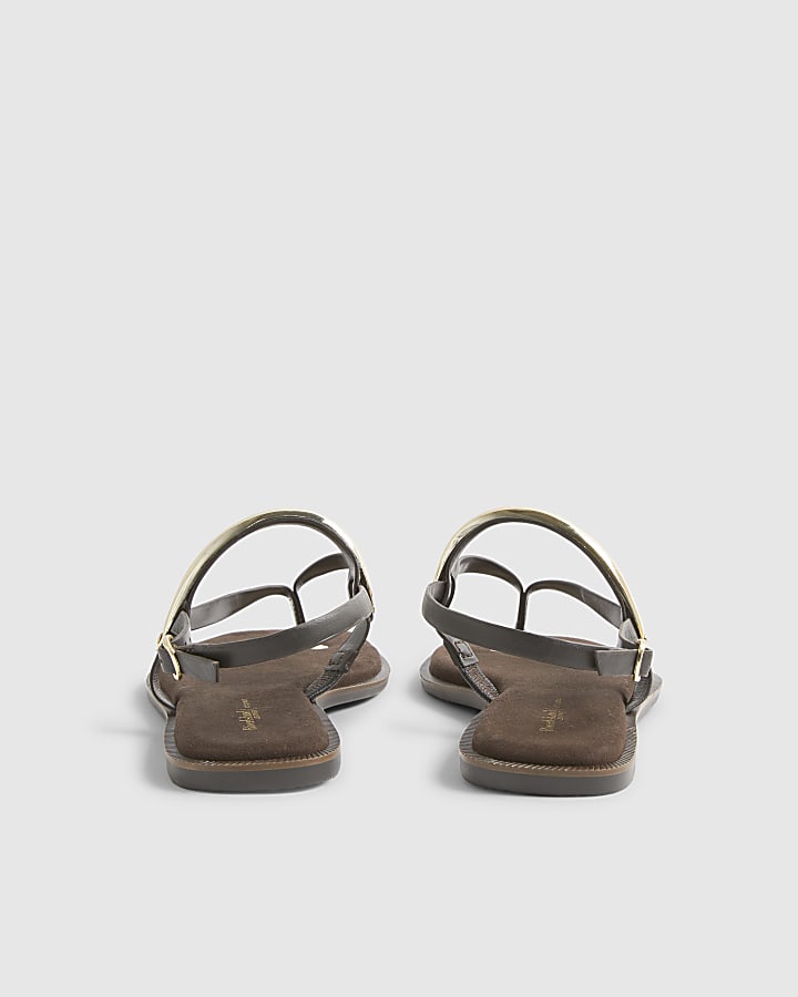 Black Leather Toe Thong Bangle Flat Sandals